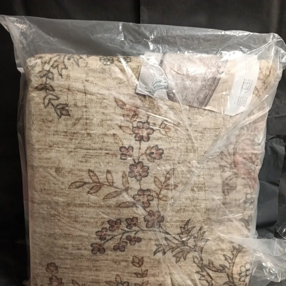BEIGE FLORAL-PATTERN RUG - 160CM X 230CM