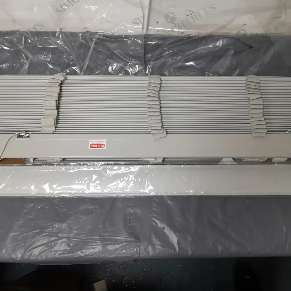 FAUXWOOD GREY VENETIAN BLIND 75CM X UNSPECIFIED