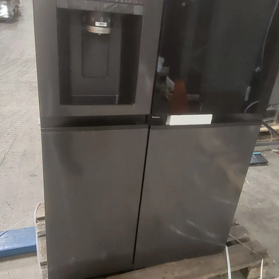 LG INSTAVIEW GSXE91EVAD AMERICAN-STYLE SMART FRIDGE FREEZER - BLACK STEEL
