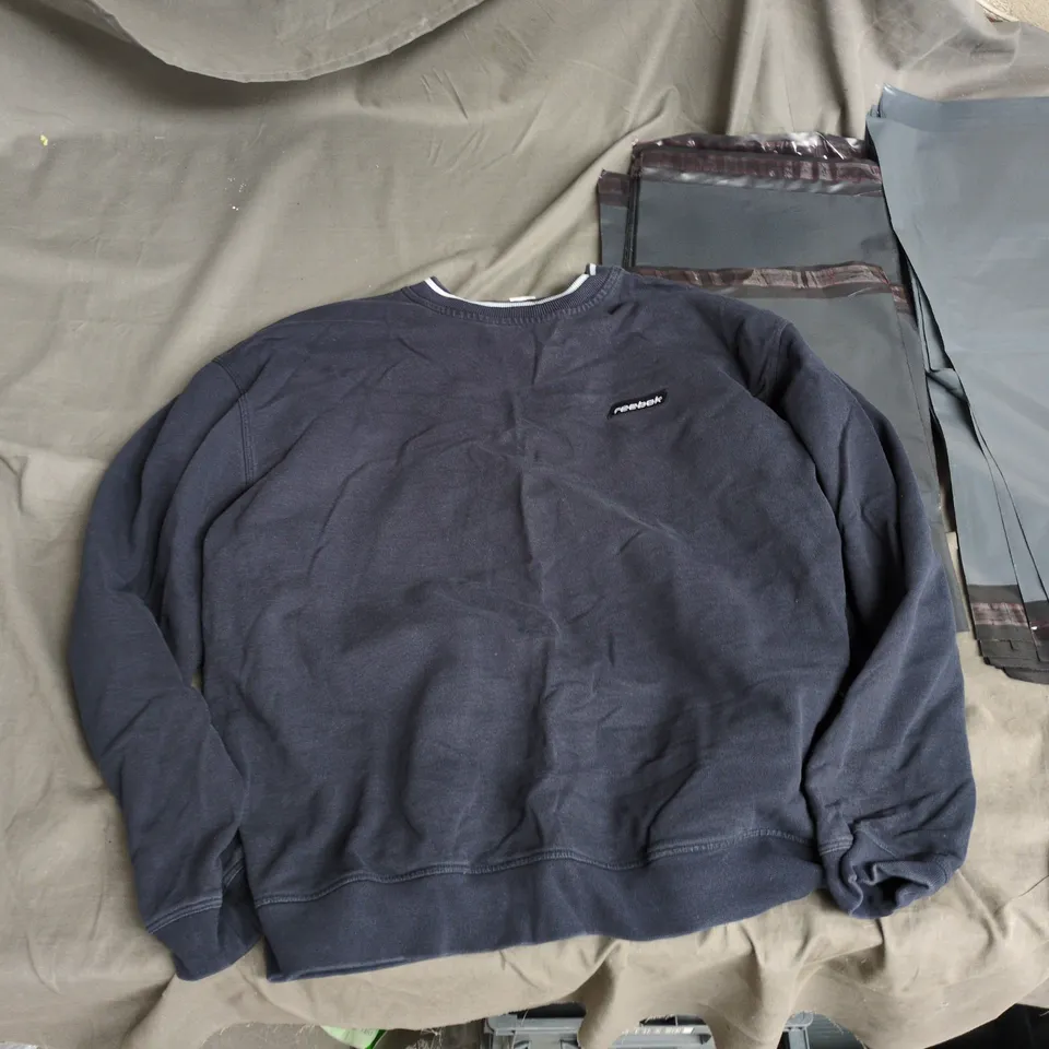 BOX OF APPROXIMATELY 20 ASSORTED CLOTHING ITEMS TO INCLUDE: REEBOK JUMPER