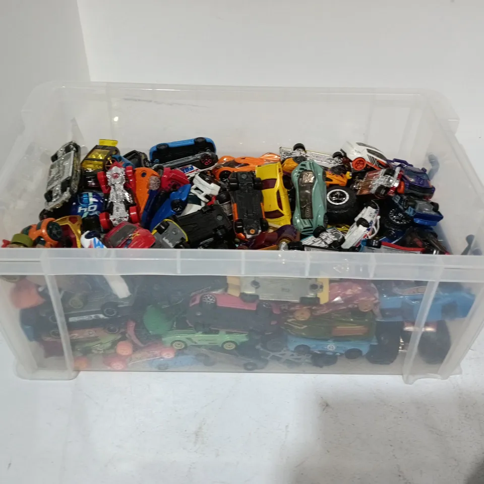 LOT OF ASSORTED HOT WHEELS DIE CAST CARS
