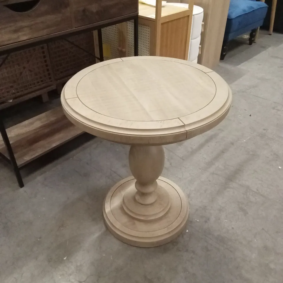 VANCOUVER SIDE TABLE