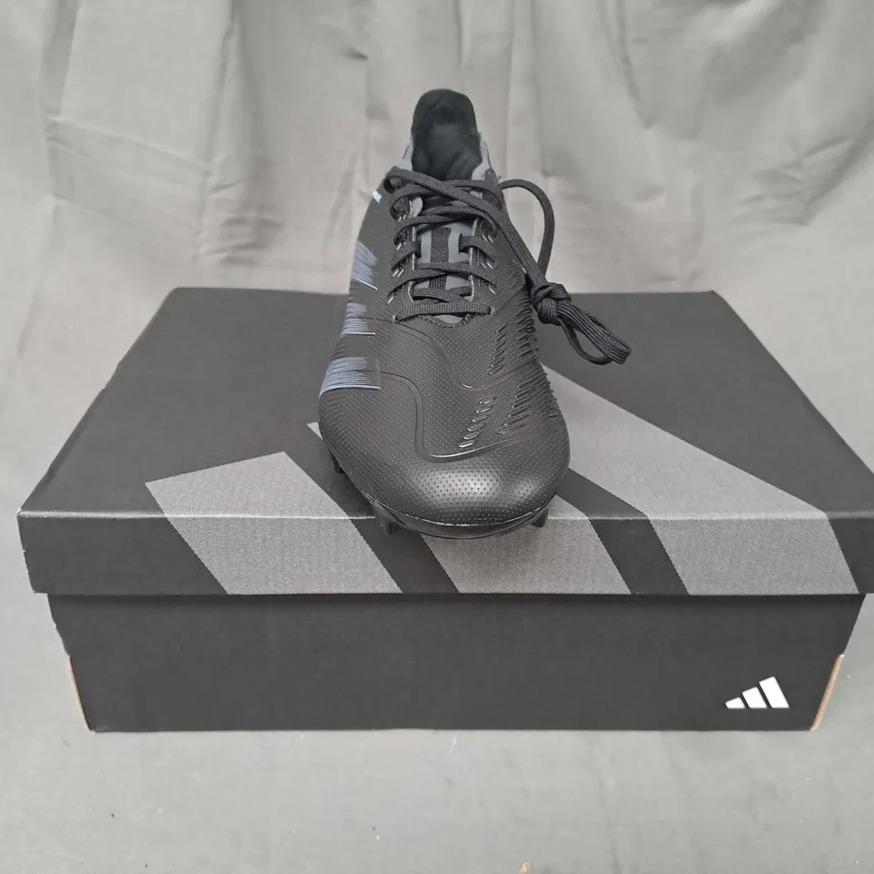 BOXED PAIR OF ADIDAS PREDATOR LEAGUE FOOTBALL BOOTS IN BLACK UK SIZE 10