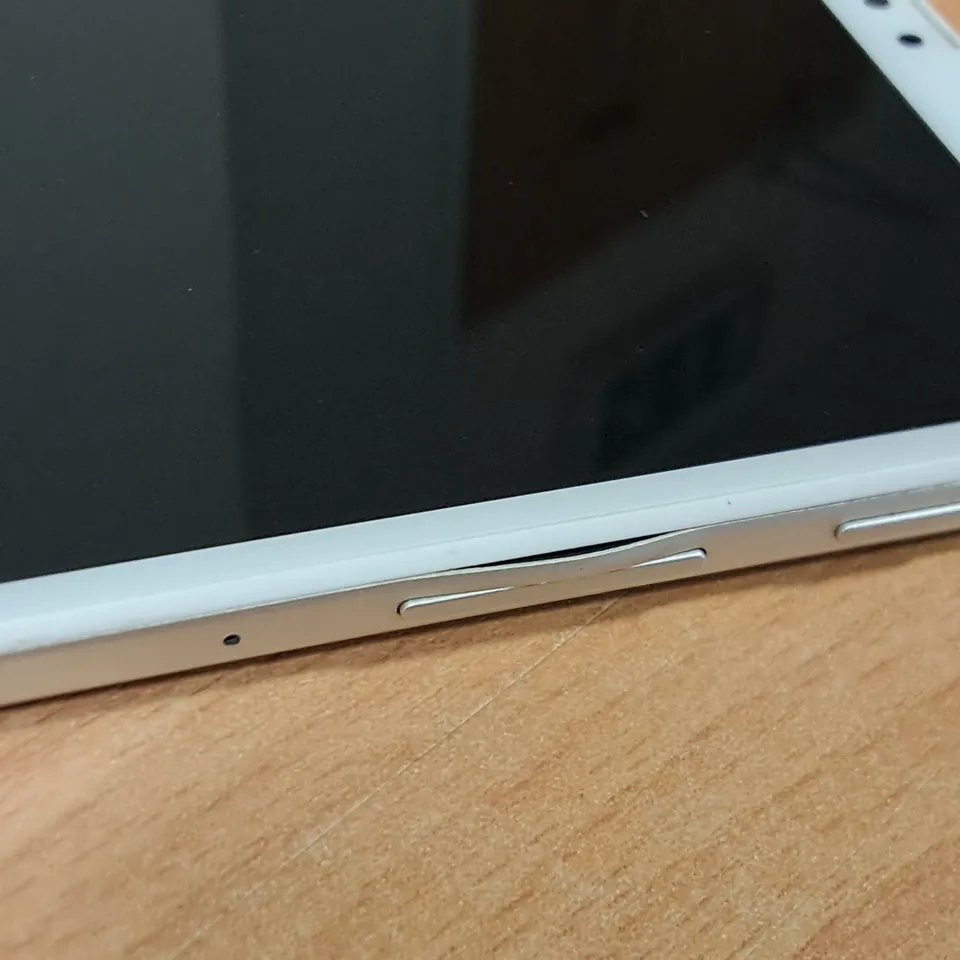 UNBOXED SAMSUNG GALAXY TAB A7 32GB IN SILVER - SM-T225