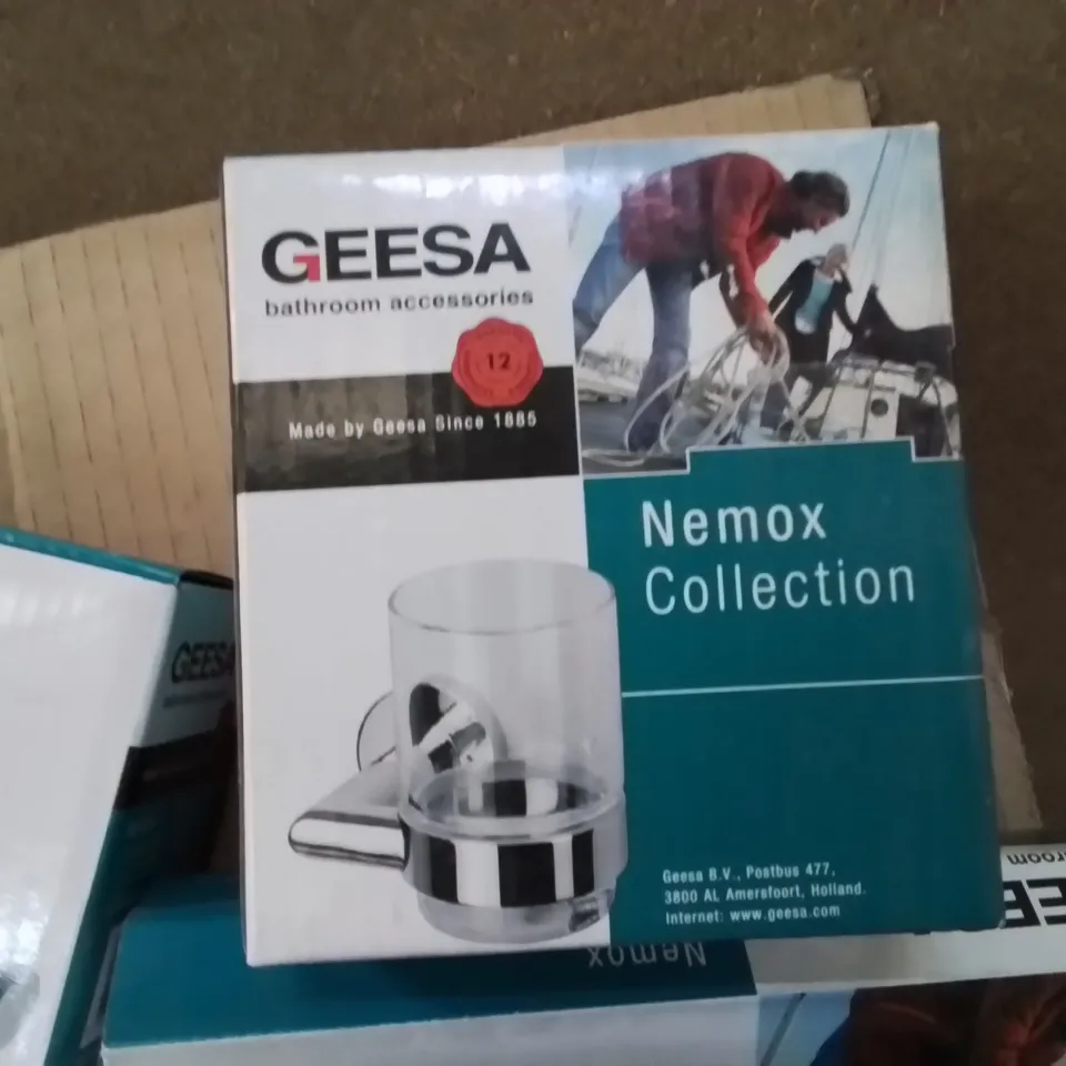 MIXED BOX OF BATHROOM FIXTURES: TOWEL HOLDERS, GLASS HOLDER, TOILET ROLL HOLDERS ECT.