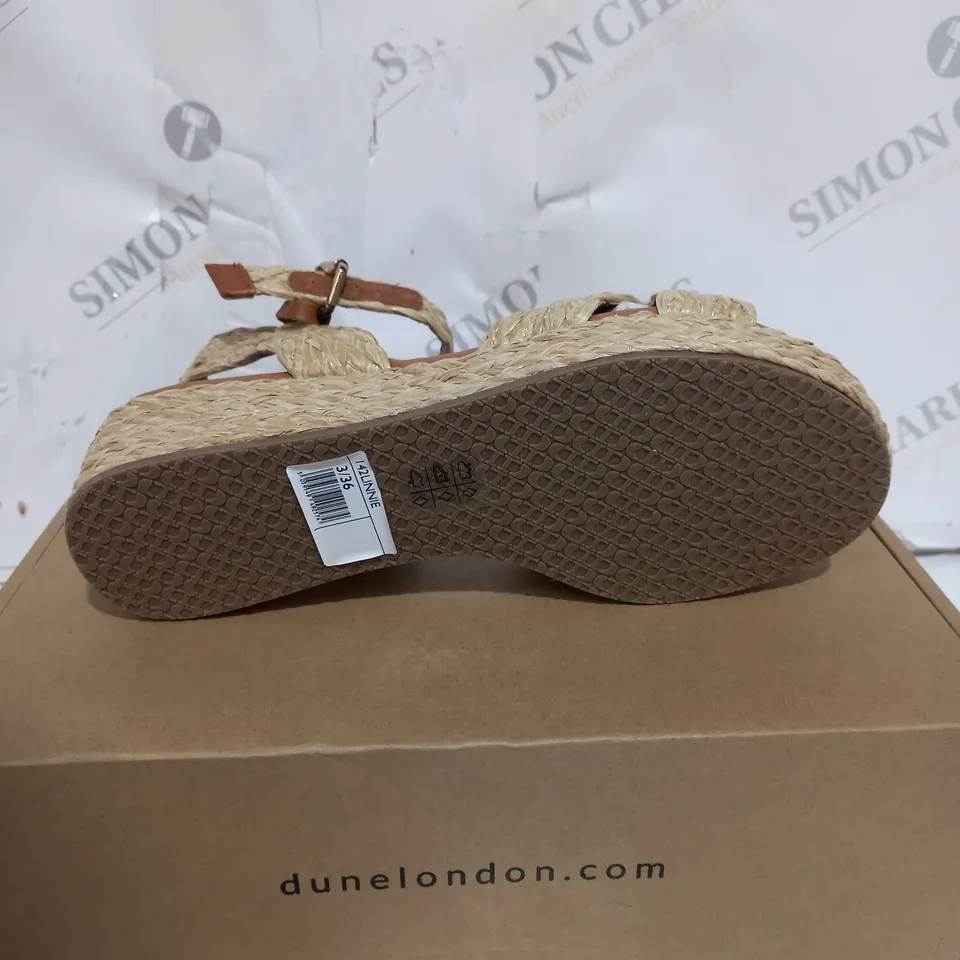 DUNE LINNIE CROSS STRAP FLATFORM SANDALS SIZE 3