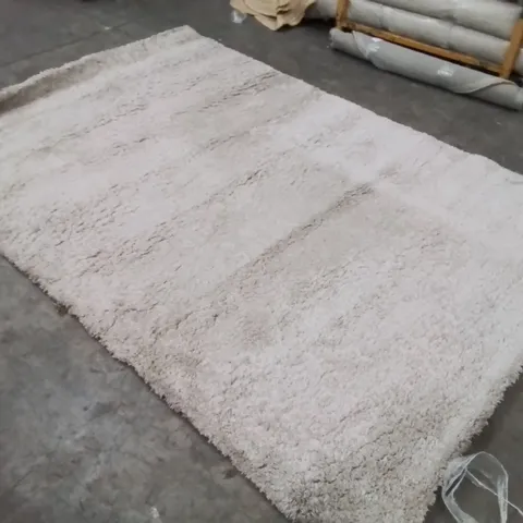 QUALITY DESIGNER AREA RUG - APPROXIMATELY 294X201CM