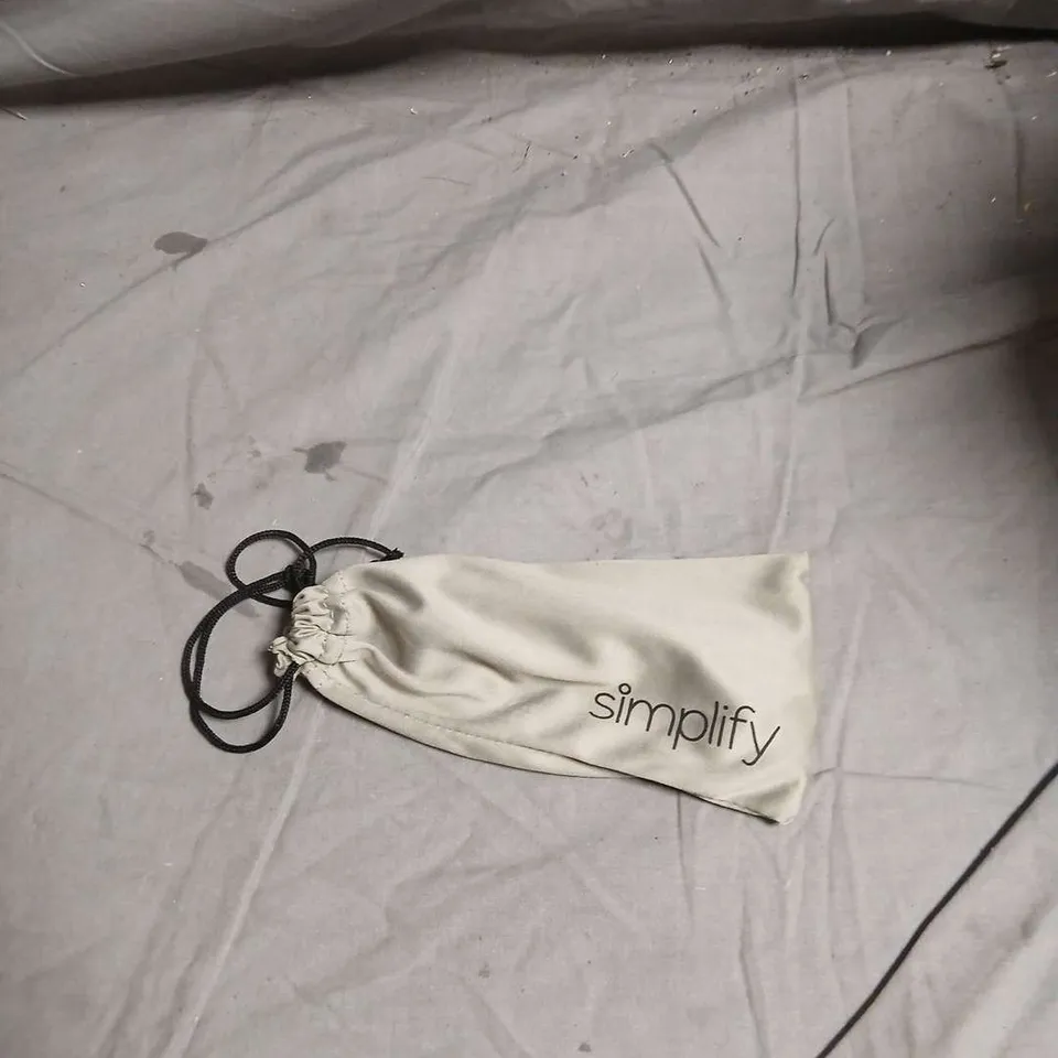 SIMPLIFY SUNGLASSES WITH ORANGE LENSES AND BLACK METAL FRAME – INCLUDES WHITE DRAWSTRING POUCH