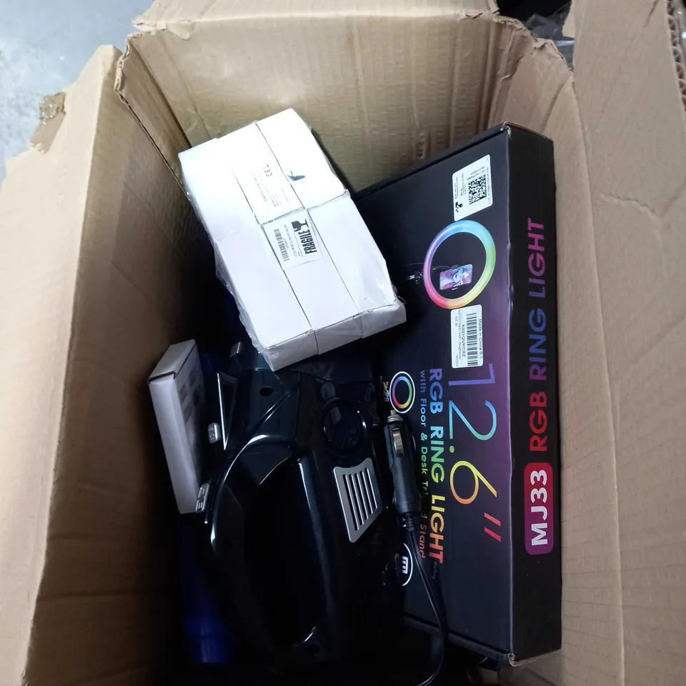 BOX OF APPROXIMATELY 5 ASSORTED ITEMS TO INCLUDE METAL DETECTOR, CAR HOOVER, RGB RIG LIGHT ETC