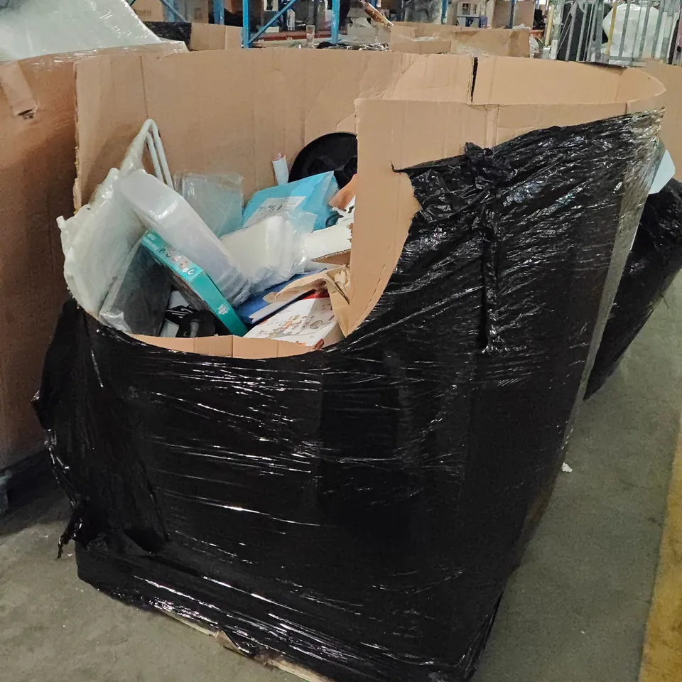 PALLET OF ASSORTED HOUSEHOLD AND CLOTHING ITEMS TO INCLUDE AVENGERS KIDS WATCH, CEREAL CONTAINERS, NOTEPADS, MATTRESS PROTECTOR AND SPORTS TRAINERS