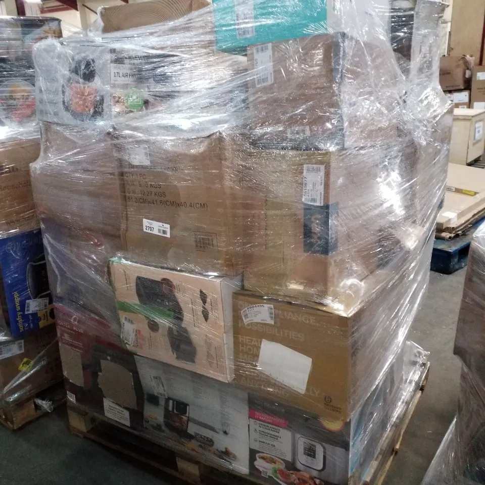 PALLET OF APPROXIMATELY 30 UNPROCESSED RAW RETURN HOUSEHOLD AND ELECTRICAL GOODS TO INCLUDE;