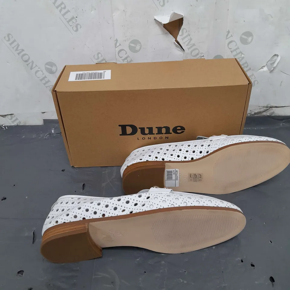 BOXED PAIR OF DUNE LONDON WHITE LEATHER LASER CUT LOAFER IN SIZE 6