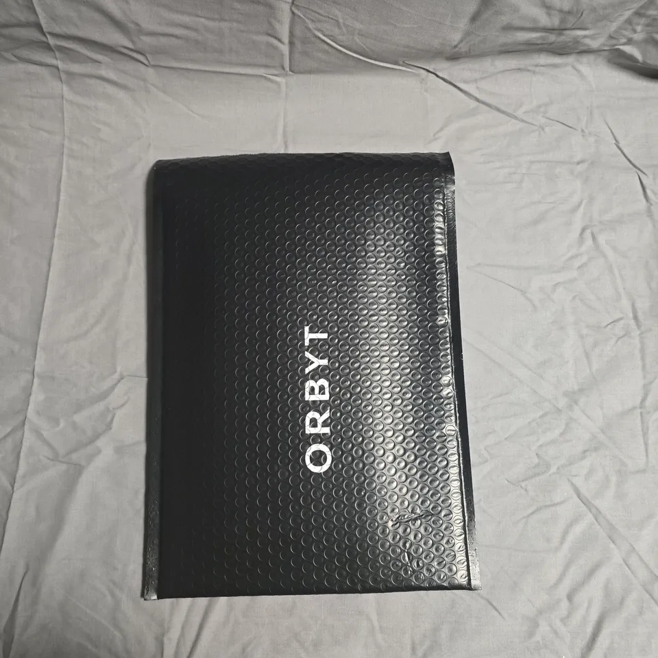 APPROXIMATELY 200 ORBYT BLACK BUBBLE MAILER ENVELOPE 