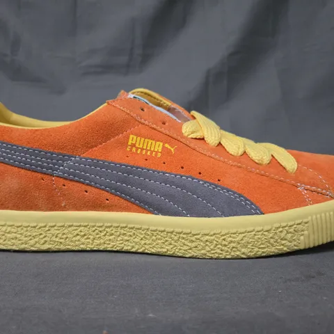 BOXED PAIR OF PUMA CLYDE CT SHOES IN ORANGE/LEMON UK SIZE 10