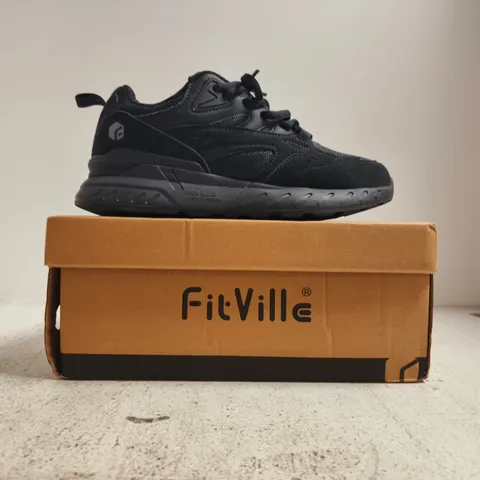 BOXED PAIR OF FITVILLE TRAINERS IN BLACK SIZE 3.5