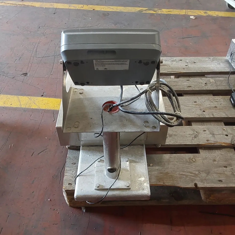 OHAUS DEFENDER 3000 BENCH SCALE WITH T31P DISPLAY