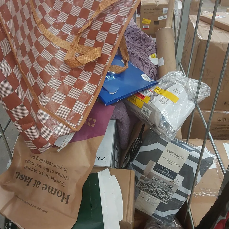 CAGE CONTAINING A LARGE QUANTITY OF ASSORTED ITEMS INCLUDING CURTAINS, DUVET SETS, LIGHTS ECT - CAGE NOT INCLUDED