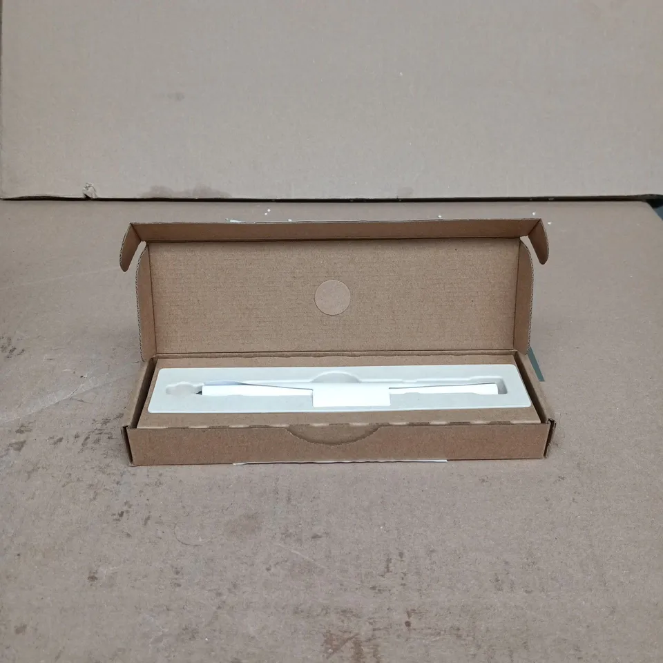WHITE KINDLE SCRIBE PREMIUM PEN IN BOX (VERIFY MODEL)