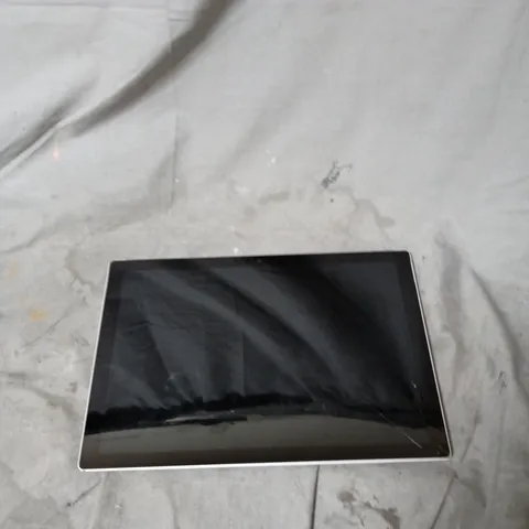 MICROSOFT SURFACE PRO 5 TABLET – I5-7300U, 8GB RAM, 256GB, 12.3-INCH DISPLAY – NO KEYBOARD - CRACKED SCREEN