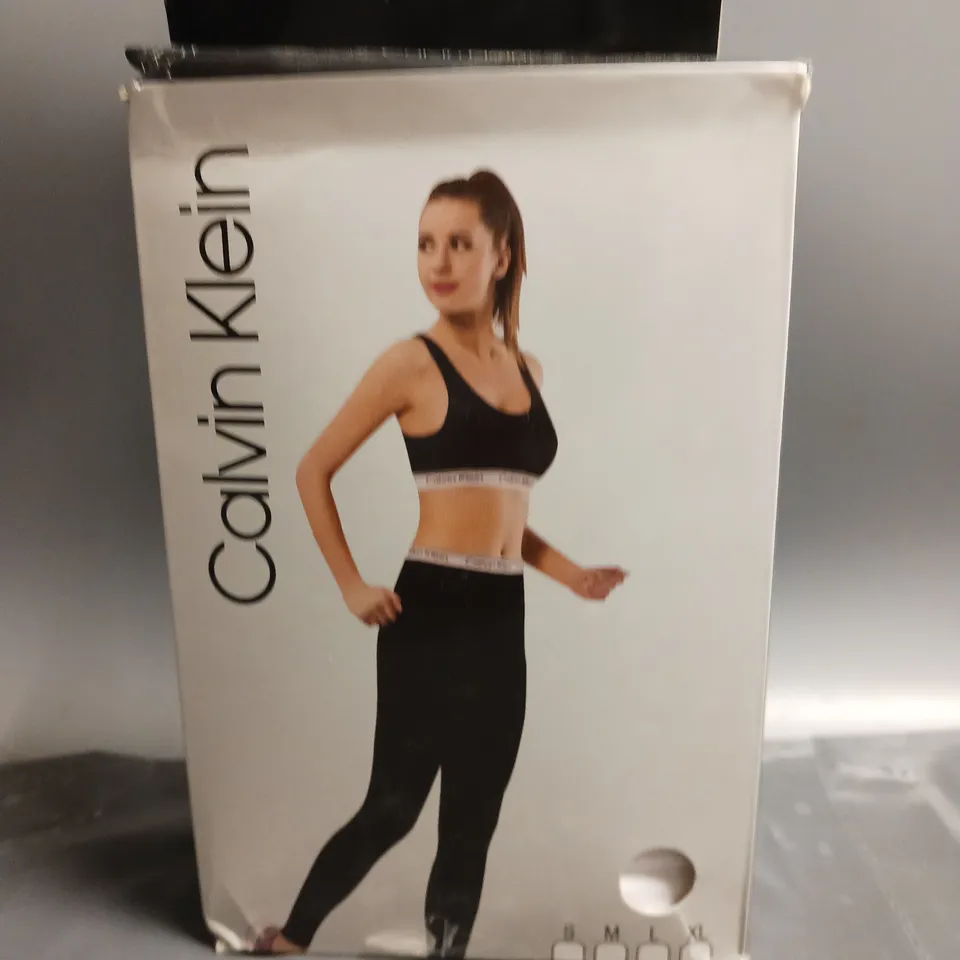BOXED CALVIN KLEIN LADIES CROP TOP AND LEGGINGS SET WHITE SIZE XL