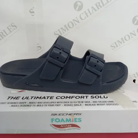 SKETCHERS FOAMIES ARCH FIT SANDALS SIZE 7