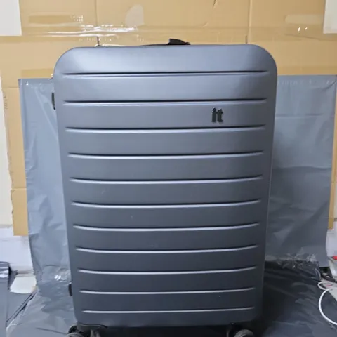 IT LUGGAGE LEGION SUITCASE - MEDIUM (ASPHALT)