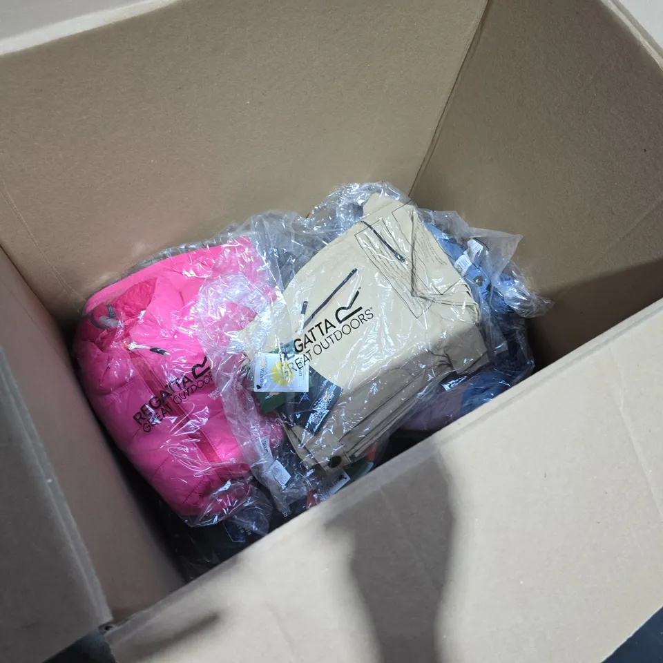 LOT OF APPROXIMATELY 24 ASSORTED BRAND NEW REGATTA AND DARE2BE CLOTHING ITEMS