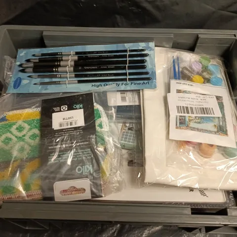 APPROXIMATELY 20 ASSORTED HOUSEHOLD ITEMS TO INCLUDE PAINTS, PAIN BRUSHES AND TRIM CUTTERS 