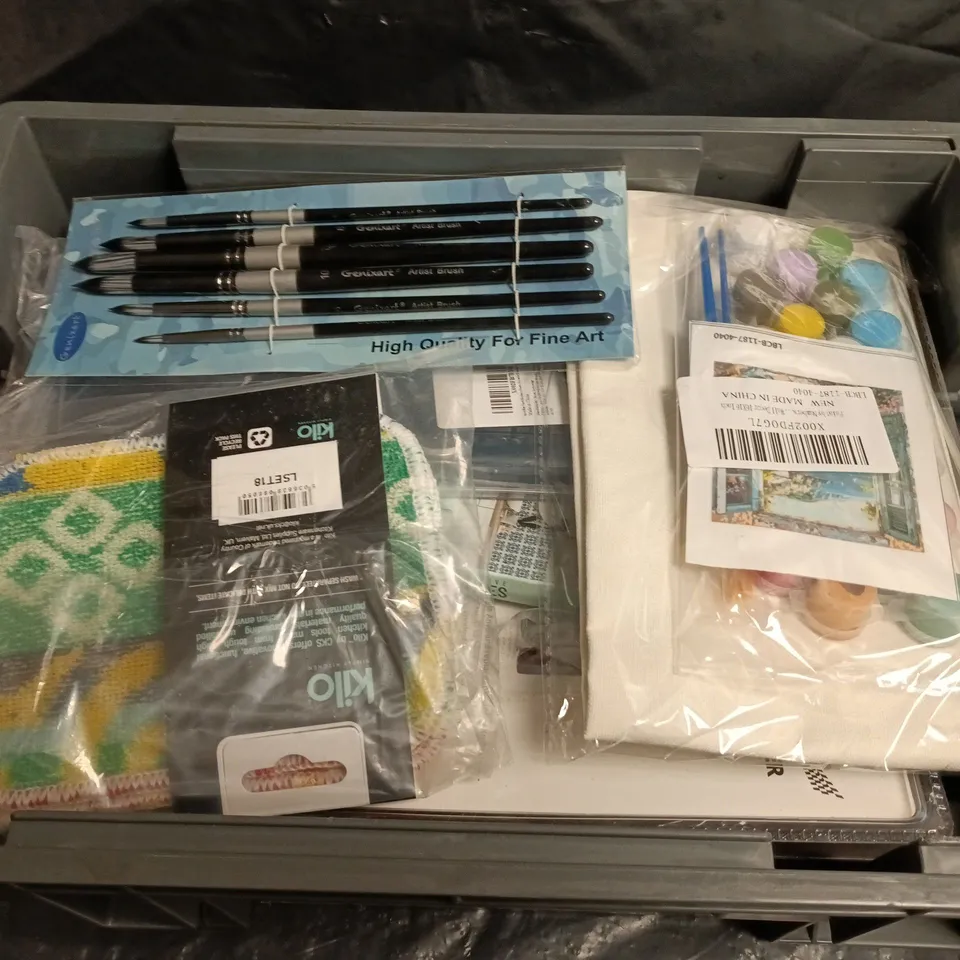 APPROXIMATELY 20 ASSORTED HOUSEHOLD ITEMS TO INCLUDE PAINTS, PAIN BRUSHES AND TRIM CUTTERS 