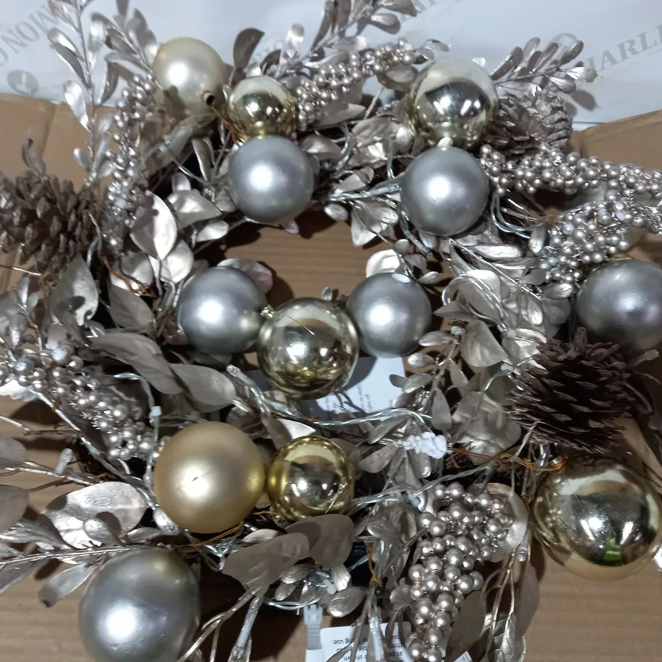 CHAMPAGNE AND GOLD PRE-LIT FESRTIVE WREATH RRP £32.99
