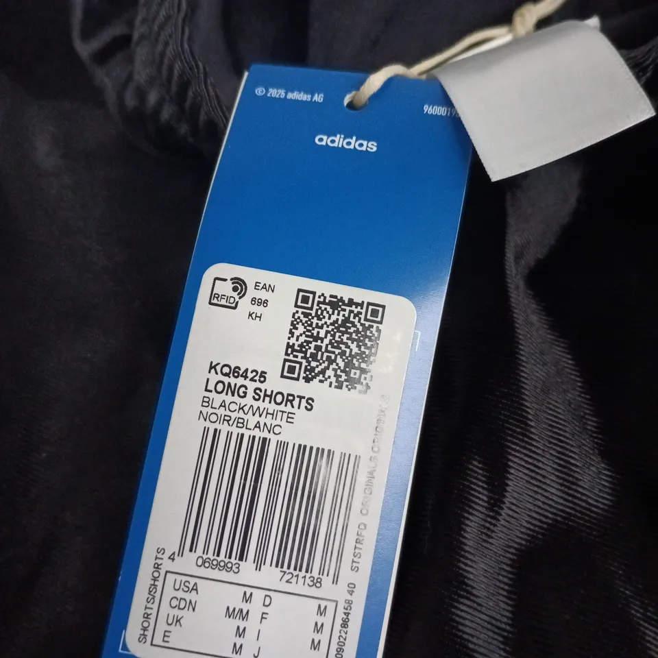 ADIDAS LONG SHORTS BLACK/WHITE – SIZE M