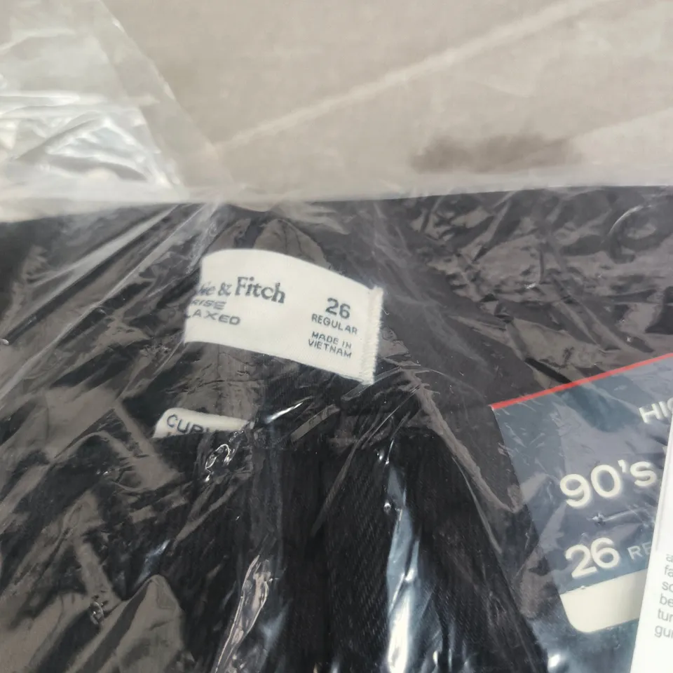 ABERCROMBIE AND FITCH BLACK JEANS 90S RELAXED HIGH RISE SIZE 26R BAGGED TAGGED
