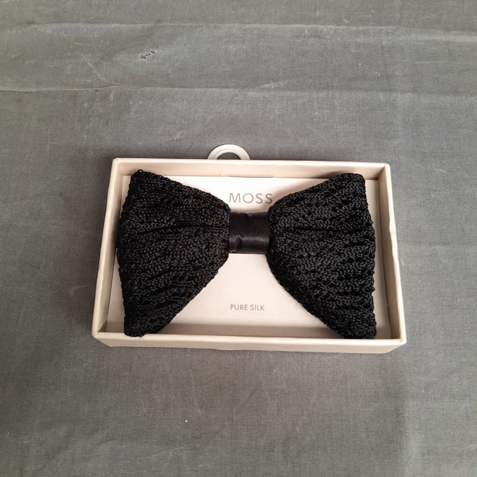 MOSS BOW TIE IN BLACK ONE SIZE