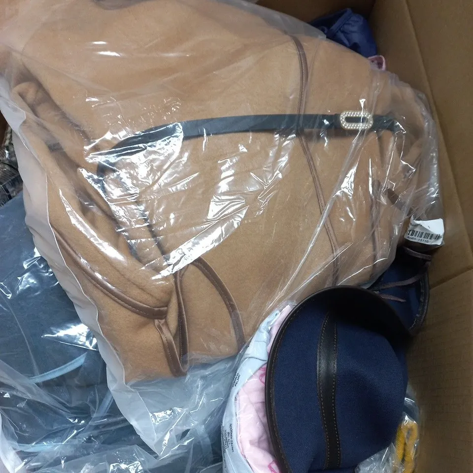 LARGE BOX OF ASSORTED CLOTHING TO INCLUDE COATS - SPORTSWEAR - TOPS - HATS  