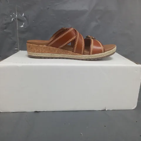 CALI FROM SKECHERS SANDALS TAN SIZE 5