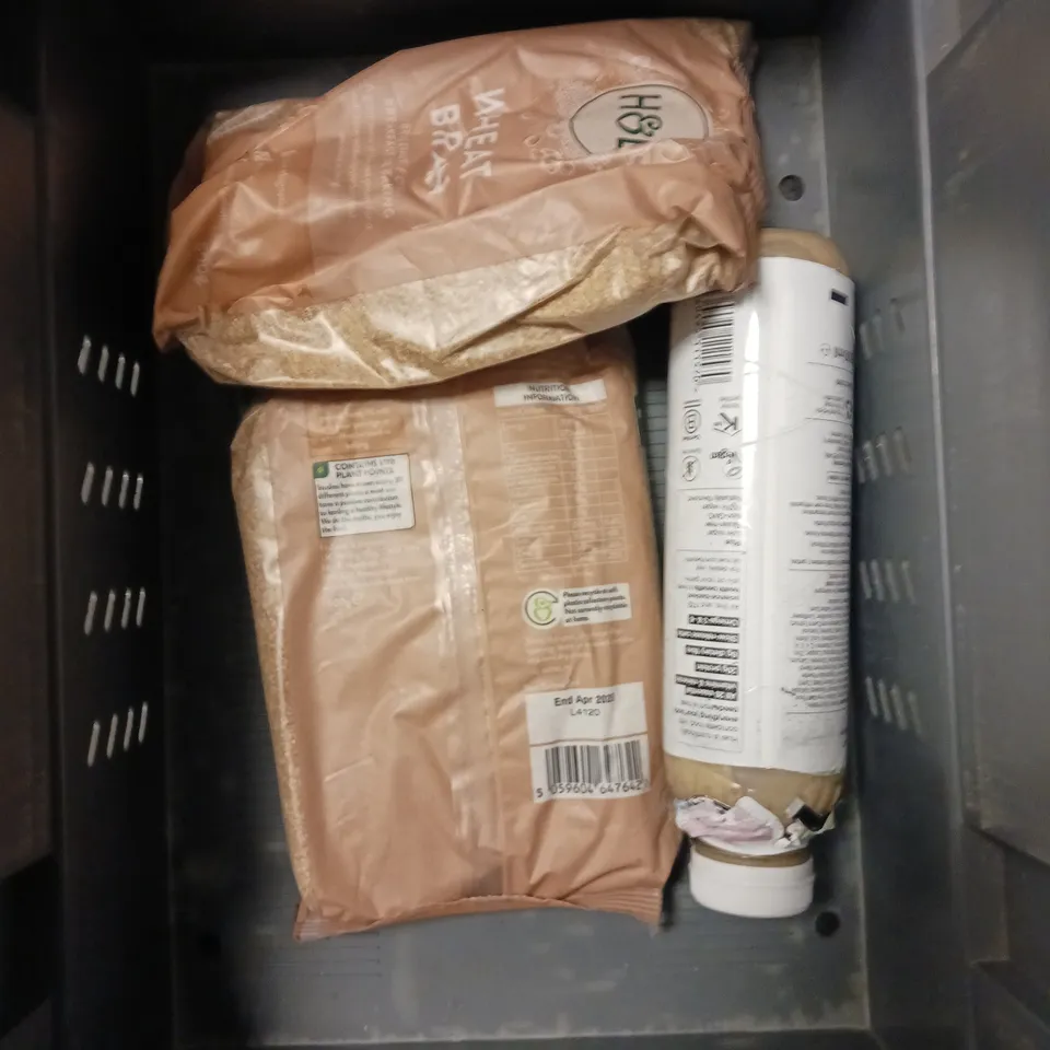 APPROXIMATELY 7 ASSORTED FOOD PRODUCTS TO INCLUDE MILES TEA, HUEL DRINKS, WHEATGERM ETC