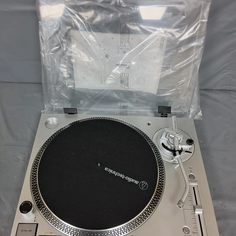 AUDIO-TECHNICA ATLP120XUSB (SILVER) USB DIRECT DRIVE TURNTABLE