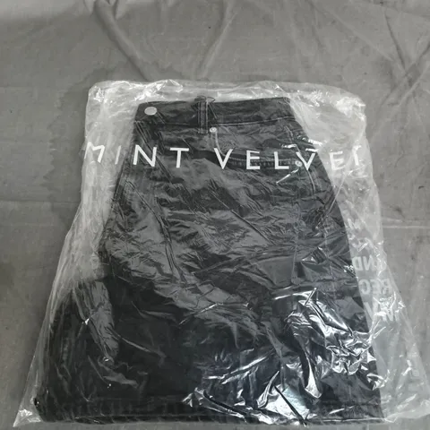 MINT VELVET WASHED BLACK DENIM SHORT – UK 12 (EU 40, US 8)