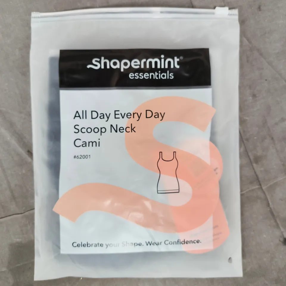 BAGGED SHAPERMINT ALL DAY EVERY DAY SCOOP NECK CAMI IN NAVY SIZE MEDIUM