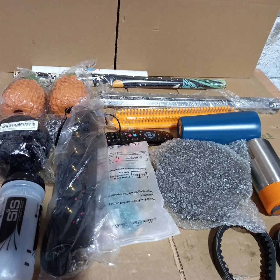 BOX OF ASSORTED ITEMS TO INCLUDE A FLASK, WALLPAPER, A REMOTE AND A CUSHION