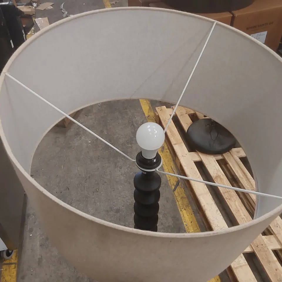 DESIGNER WOODEN FLOOR LAMP