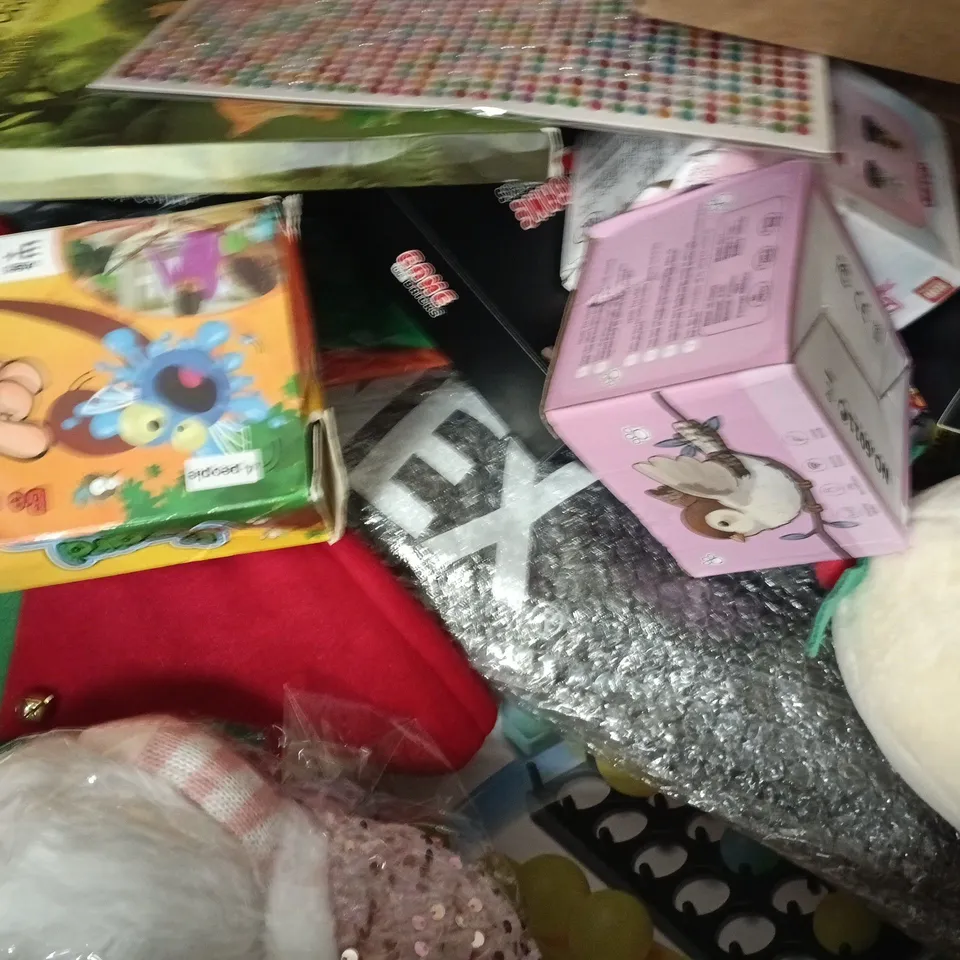 BOX OF APPROXIMATELY 20 ASSORTED TOYS AND GAMES TO INCLUDE POP AND HOP, GAME BOUNCE, ETC - COLLECTION ONLY