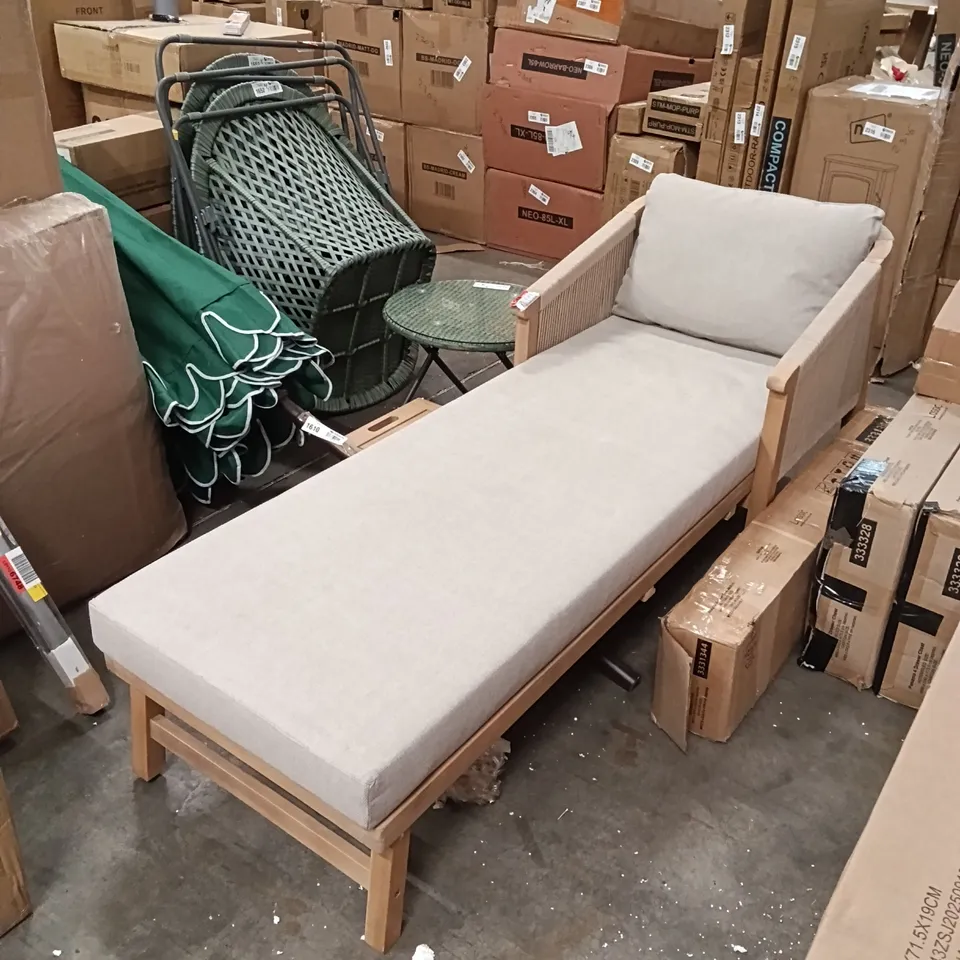 OUTDOOR LOUNGER - BEIGE/NATURAL