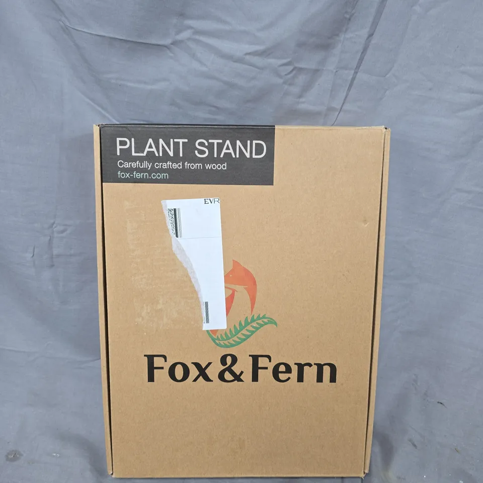 FOX & FERN PLANT STAND – WOODEN GARDEN FURNITURE