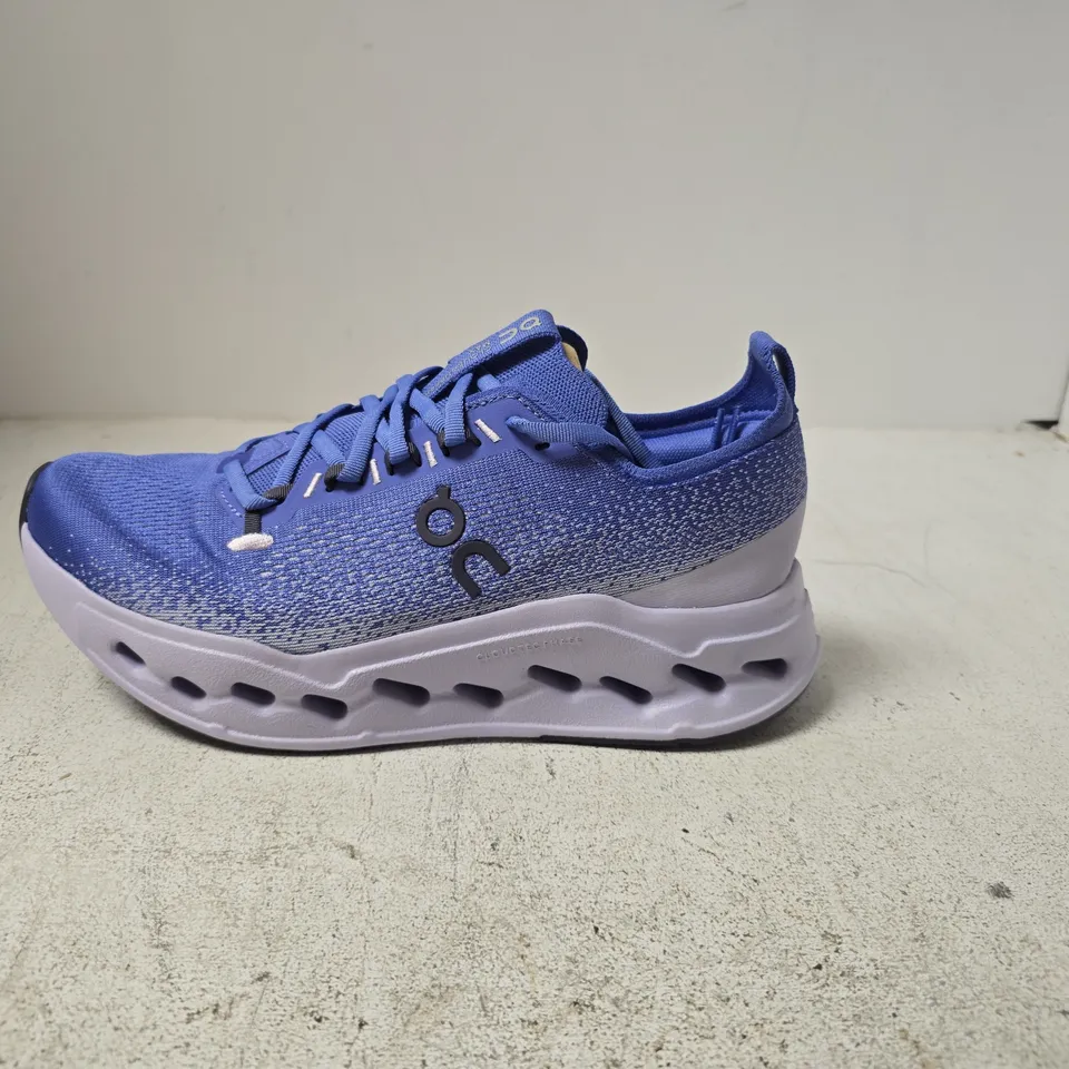 UNBOXED ON CLOUD CLOUD SURFER MAX TRAINERS IN PURPLE - UK 8.5