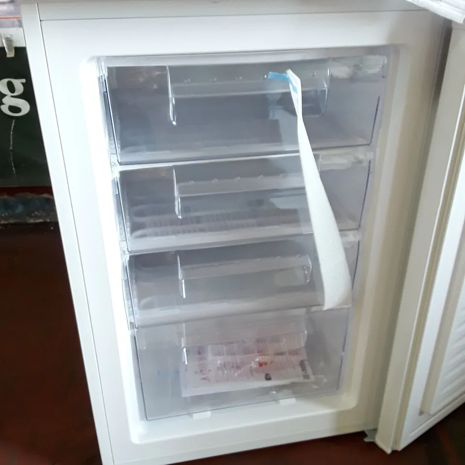 ENGLISH ELECTRIC UNDER COUNTER FREEZER WHITE EEF085H