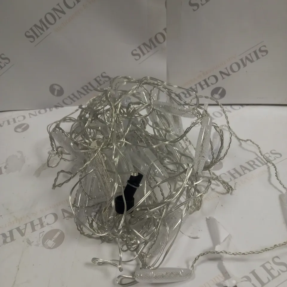 SNOWING CURTAIN LIGHT RRP £17.99