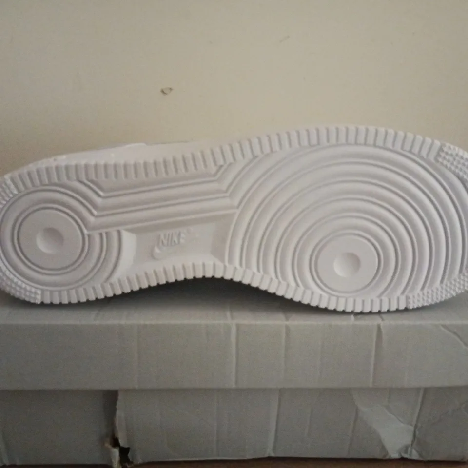 BOXED PAIR OF NIKE AIR FORCE 1 '07 IN WHITE