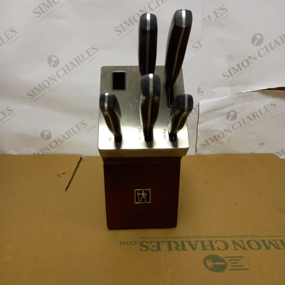 HENCKELS INTERNATIONAL SELF SHARPENING DEFINITION KNIFE BLOCK 7PC