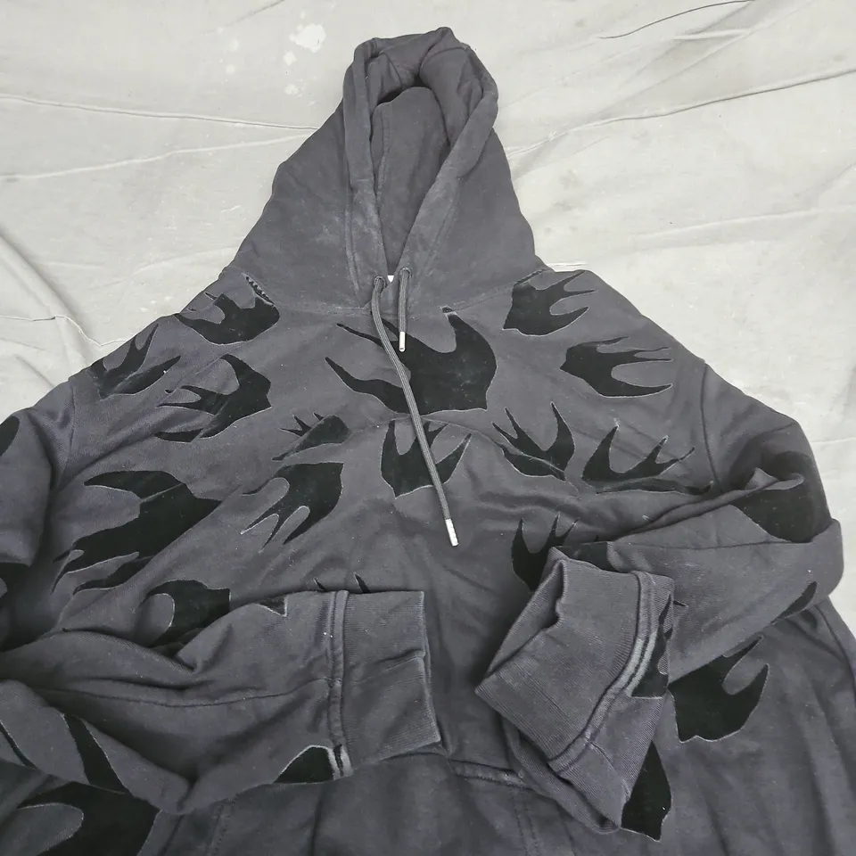 MCQ HOODIE – DARK GREY WITH BLACK ABSTRACT PRINT - SIZE UNSPECIFIED 